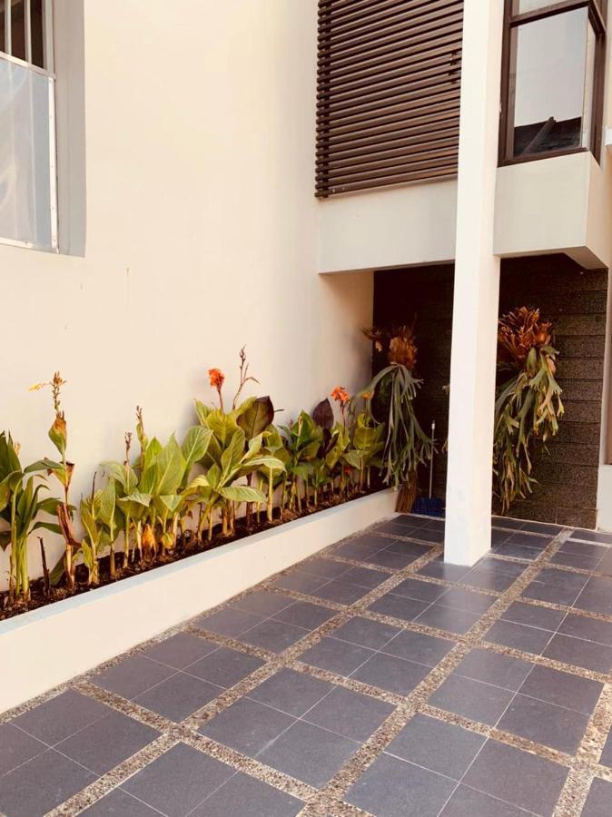 Platinum Setrasari Guest House 5Br Private Pool Bandung Bagian luar foto